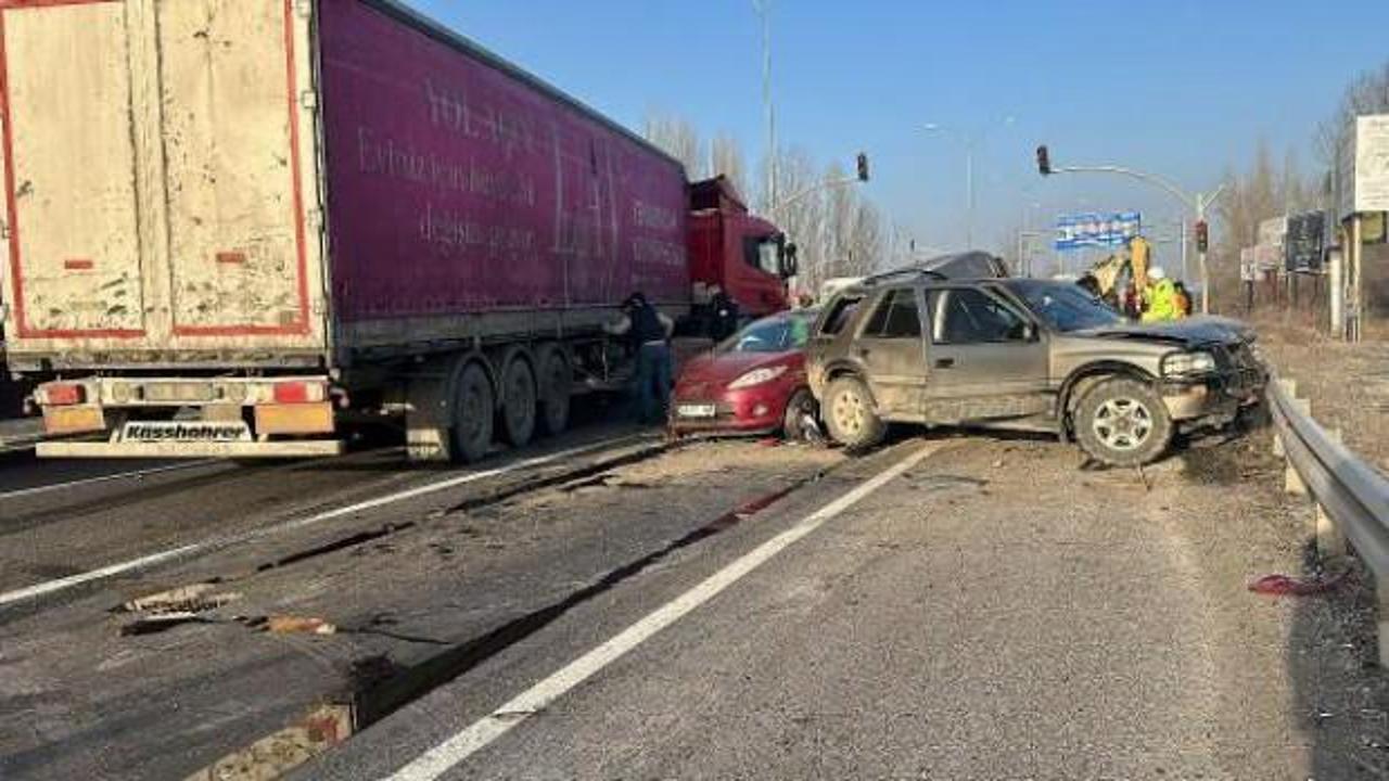 Kütahya'da 8 aracın karıştığı zincirleme kaza: 4 yaralı