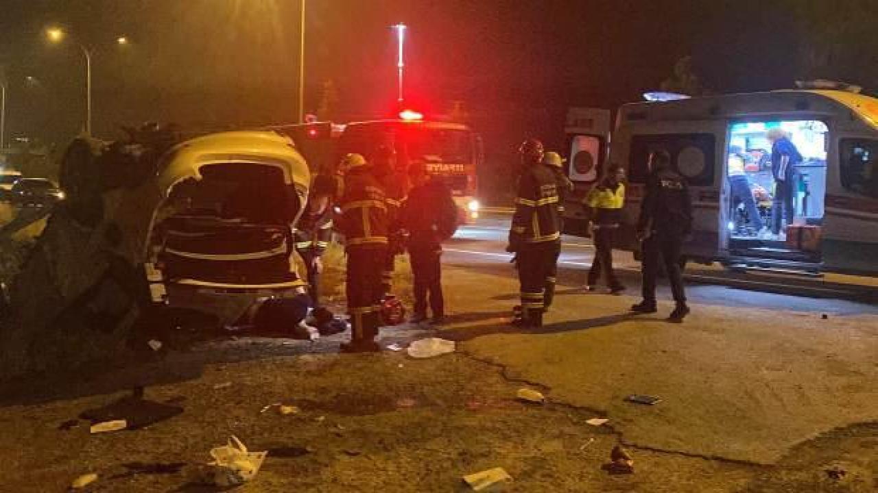Kütahya'da takla atıp, ters dönen otomobildeki 2 kişi ağır yaralandı