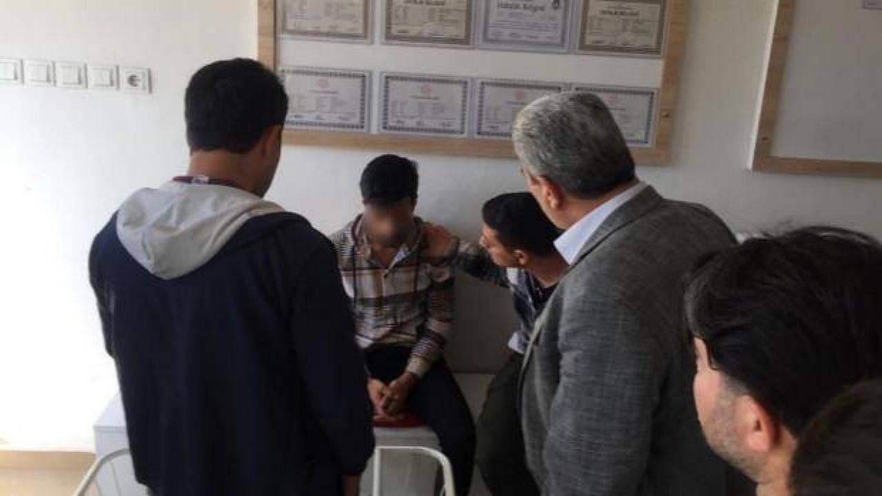 Kuyumcuya sahte altın satan dolandırıcılardan 2’si gözaltına alındı