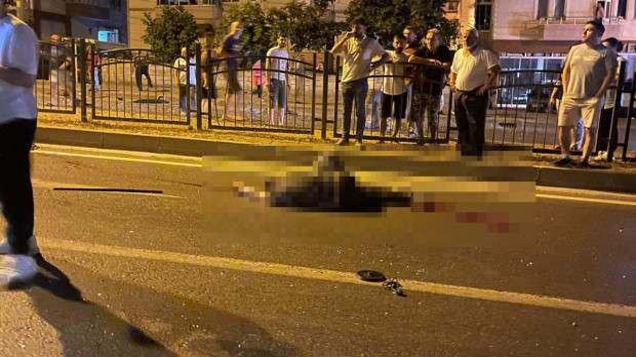 Lastiği patlayan otomobil bariyerlere çaptı: 1 ölü, 2 yaralı