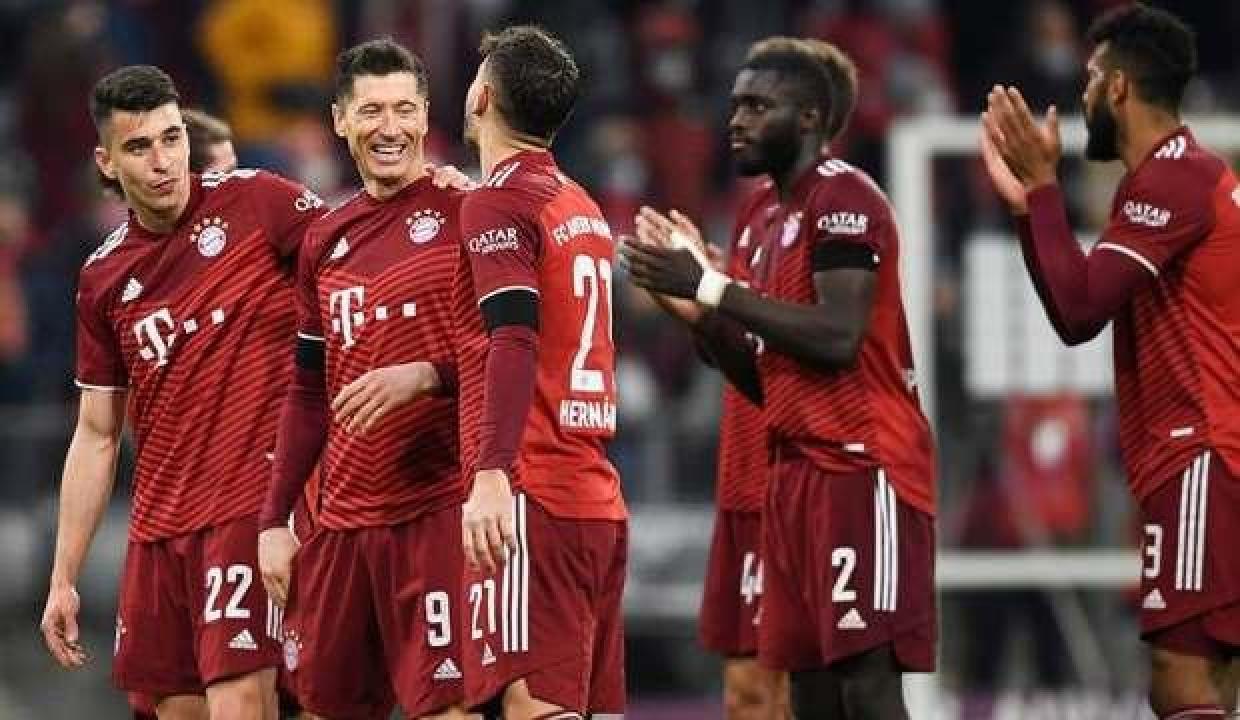 Lewandowski ve Neuer tarihe geçti! Bayern farka gitti