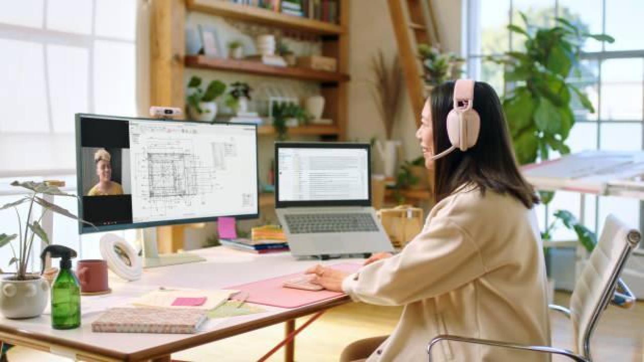 Logitech’ten hibrit çalışma düzeni için yeni kulaklık ve kamera