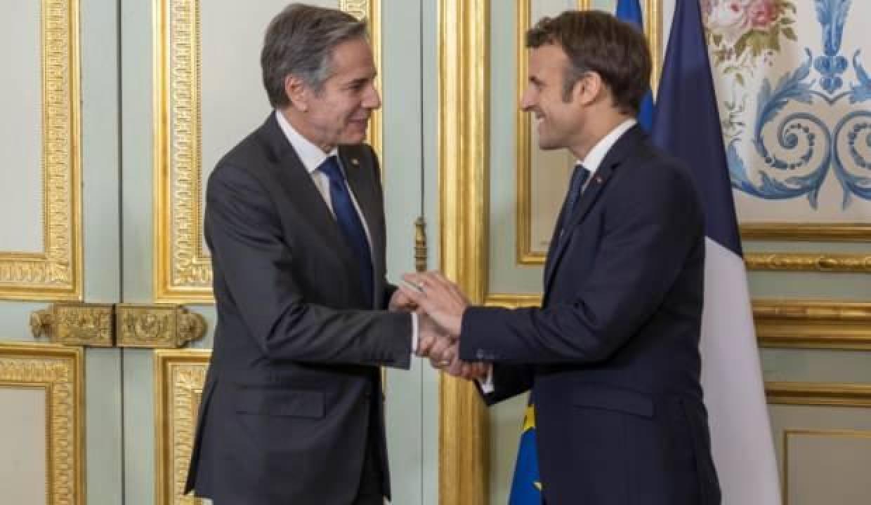 Macron ile ABD Dışişleri Bakanı Blinken bir araya geldi