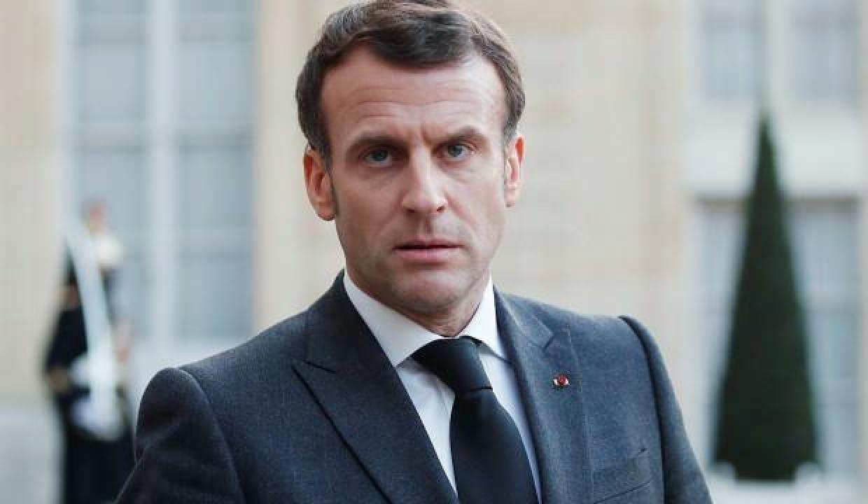 Macron, Paris'teki mitingde 62 yaşında emekliliğe karşı çıktı