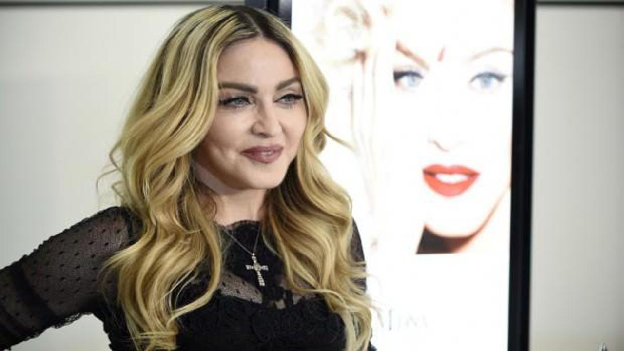 Madonna hastaneye kaldırıldı