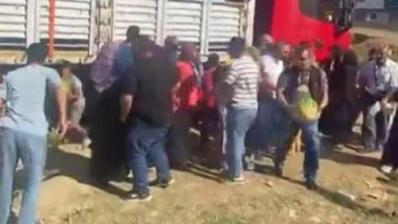 Mahalle halkına sürpriz yaptı! 27 ton 1 saatte bitti