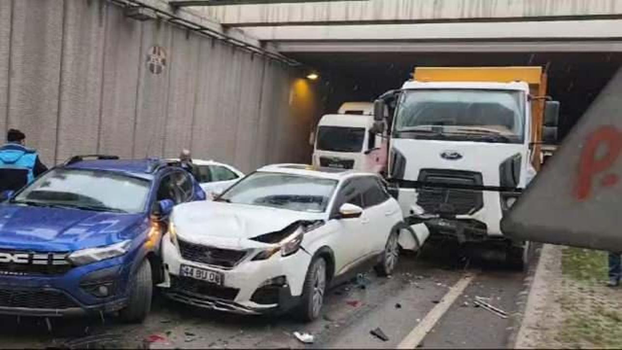 Malatya'da zincirleme kaza! Araçlar birbirine daldı