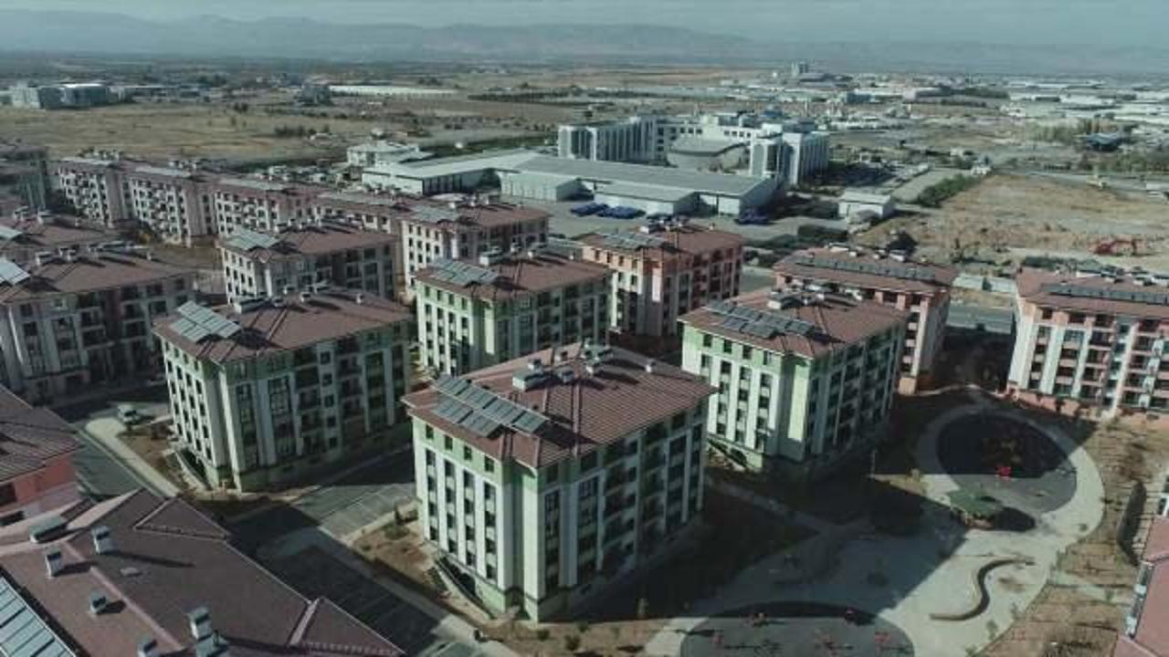 Malatya'nın Yeşilyurt ilçesindeki deprem konutları hak sahiplerine teslim ediliyor