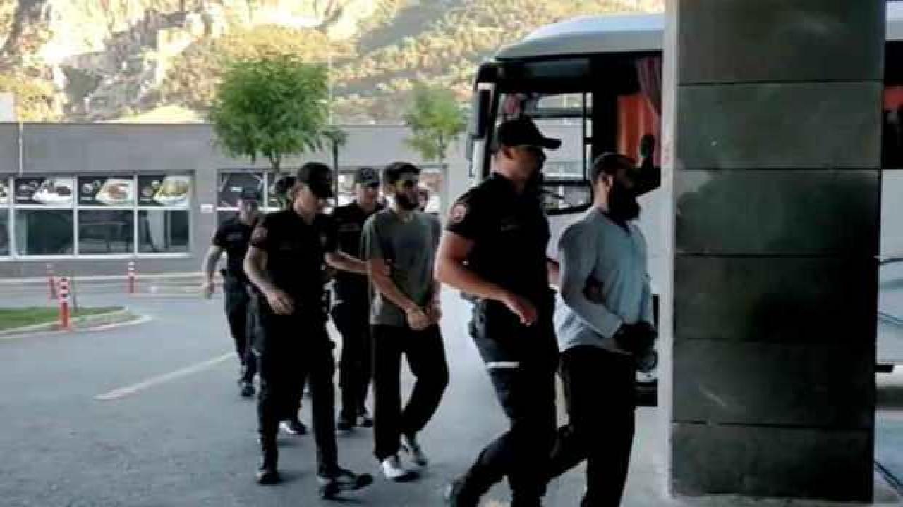 Manisa'da DEAŞ operasyonunda yakalanan 10 zanlı tutuklandı