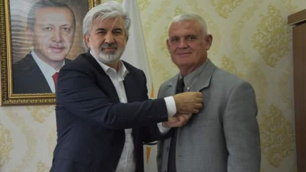 Manisa'da İYİ Parti'den istifa eden il yönetim kurulu üyeleri AK Parti'ye geçti