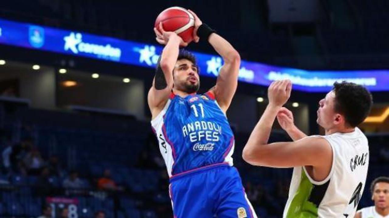 Manisa'yı deviren Anadolu Efes yarı finale yükseldi