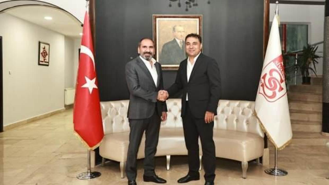 Mecnun Otyakmaz’dan Sivasspor’a ziyaret