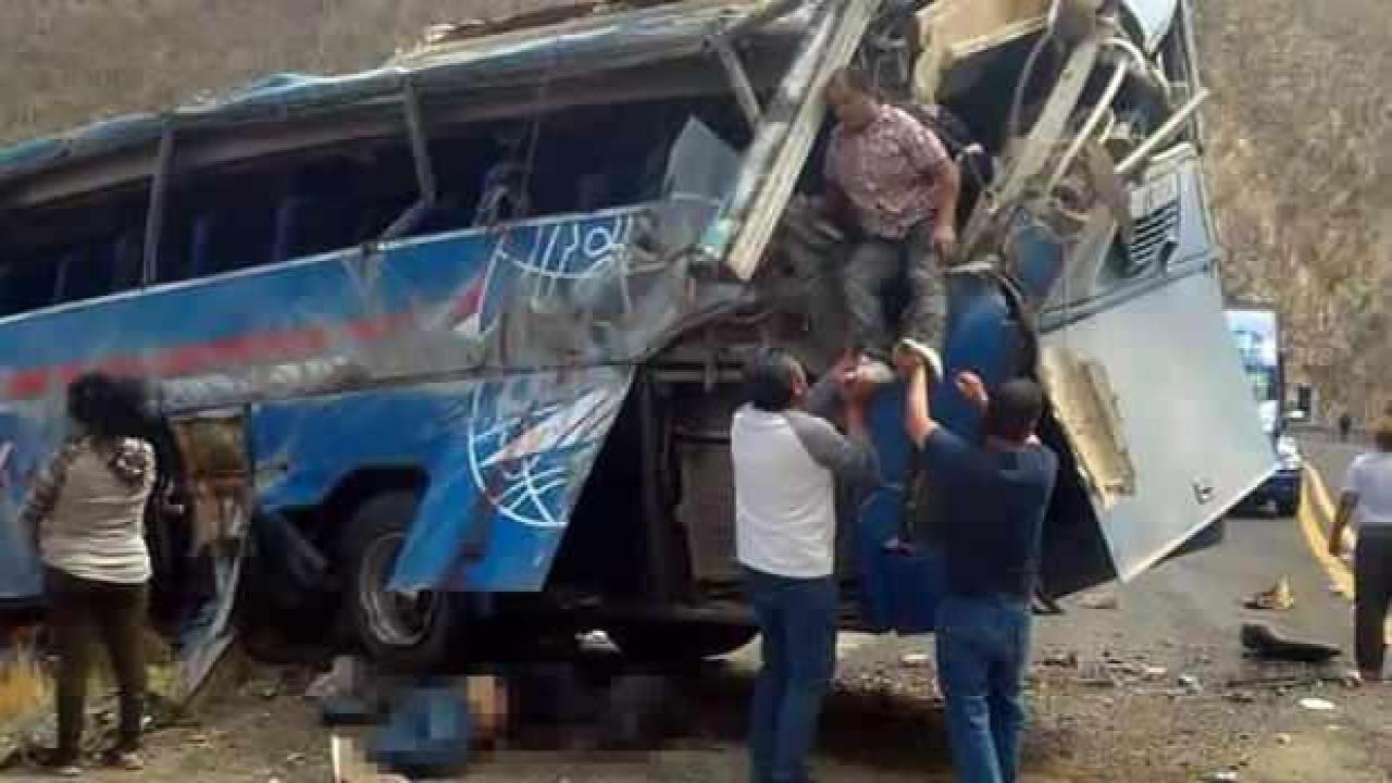 Meksika’da katliam gibi trafik kazası: 13 ölü