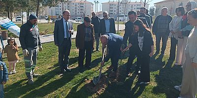 Merkezefendi’de Aile Yılına Yeşil Dokunuş: Üç Kuşak Birlikte Fidan Dikti