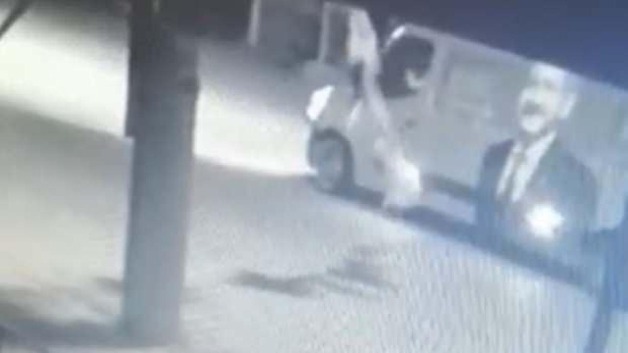 Mersin'de MHP afişlerine saldırı