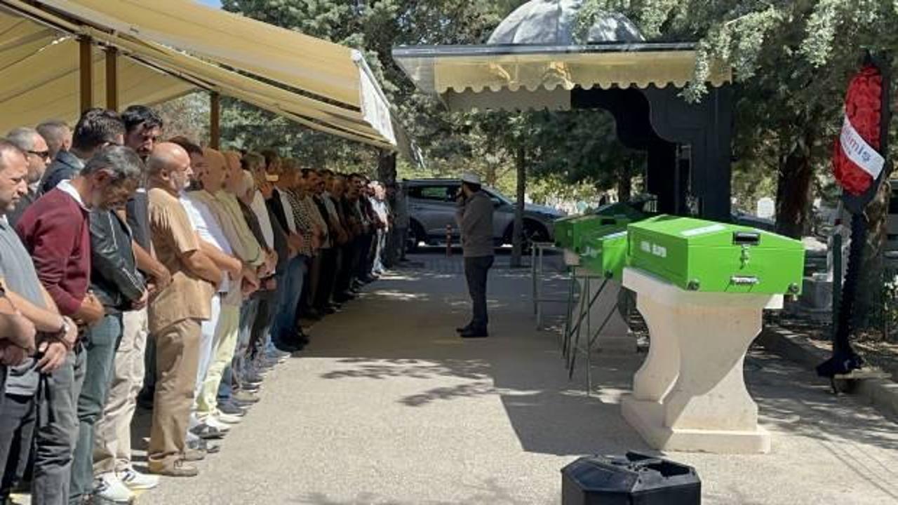 Mersin'deki trafik kazasında hayatını kaybeden 4 kişi Konya'da defnedildi
