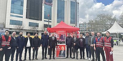 Mert Polat ve Olcay Özgön’den Zafer Partisi Kartal İlçe Başkanlığı standına ziyaret