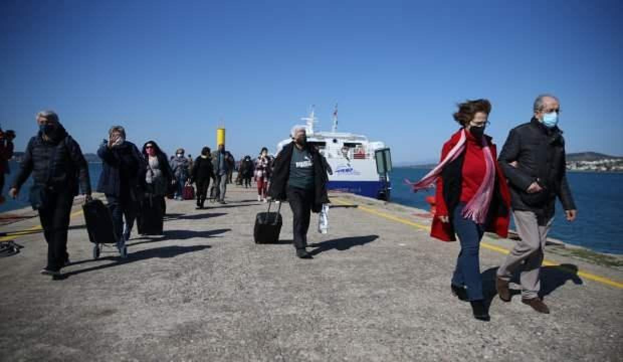 Midilli Adası'ndan Ayvalık'a 25 ay sonra ilk turist kafilesi geldi