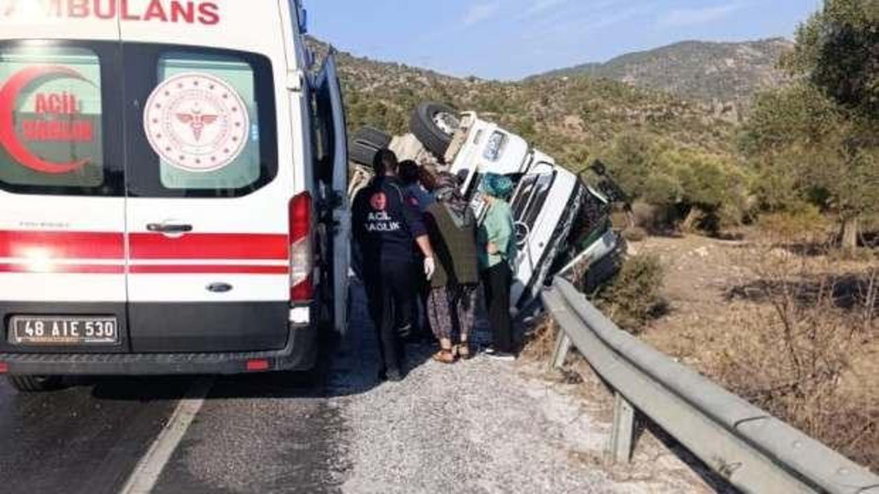 Milas'ta tır devrildi: 1 yaralı