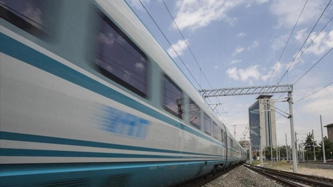 Milli Hızlı tren uçuracak: Saatteki hızı 225 kilometreye çıkacak