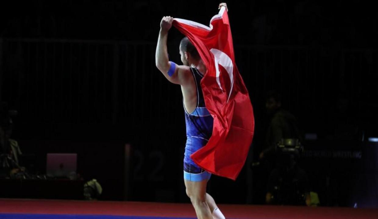 Milli sporcu altın madalya kazandı!