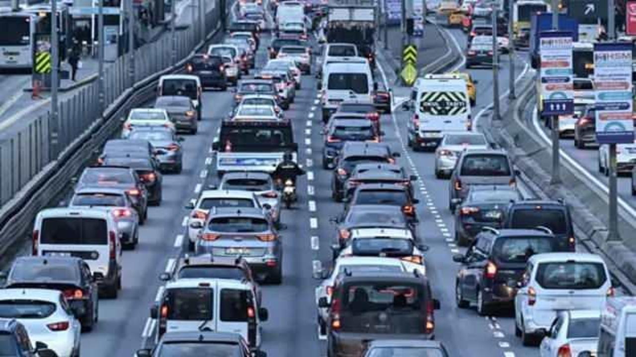 Milyonlarca araç sahibini ilgilendiriyor! Takmayan trafiğe çıkamayacak