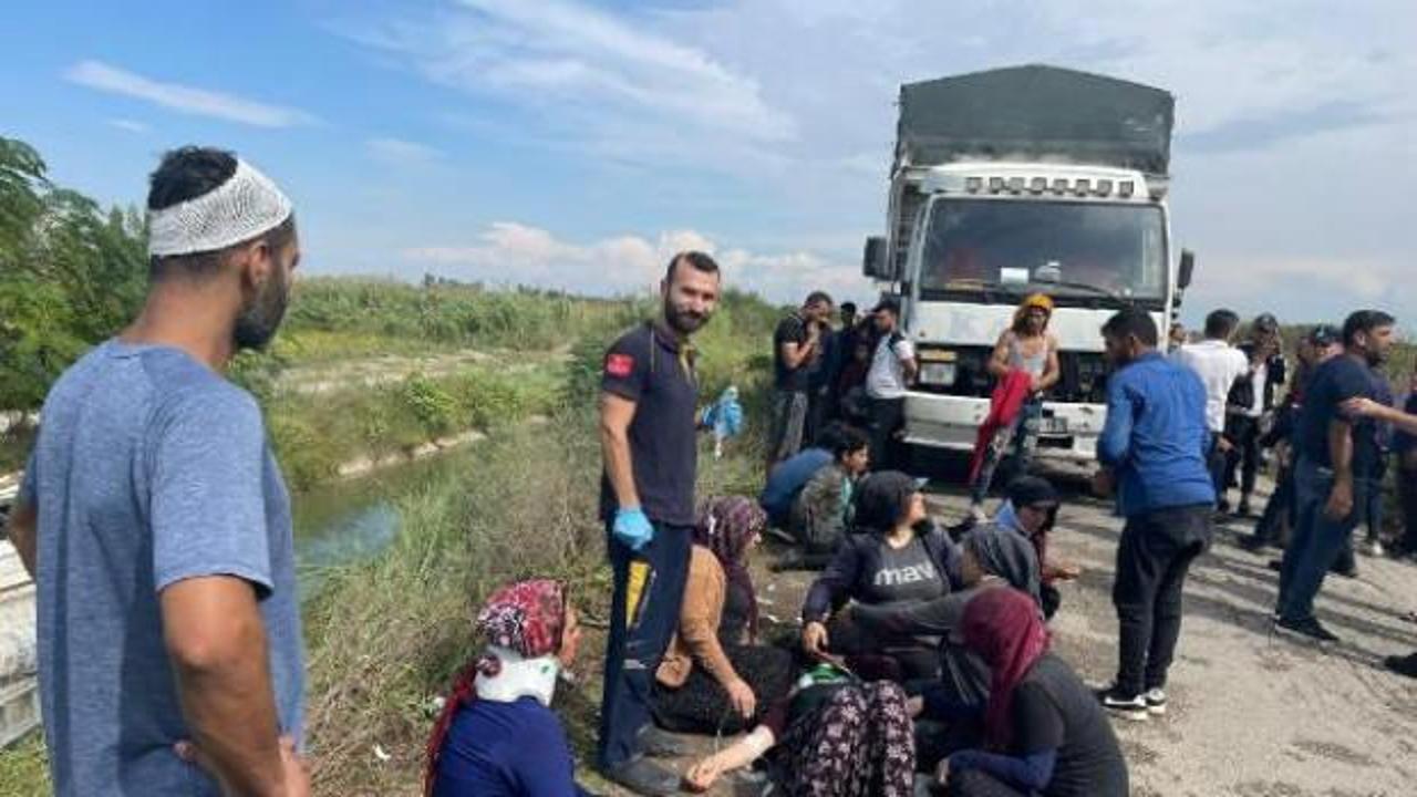 Minibüs kanala devrildi: 3'ü ağır 10 yaralı