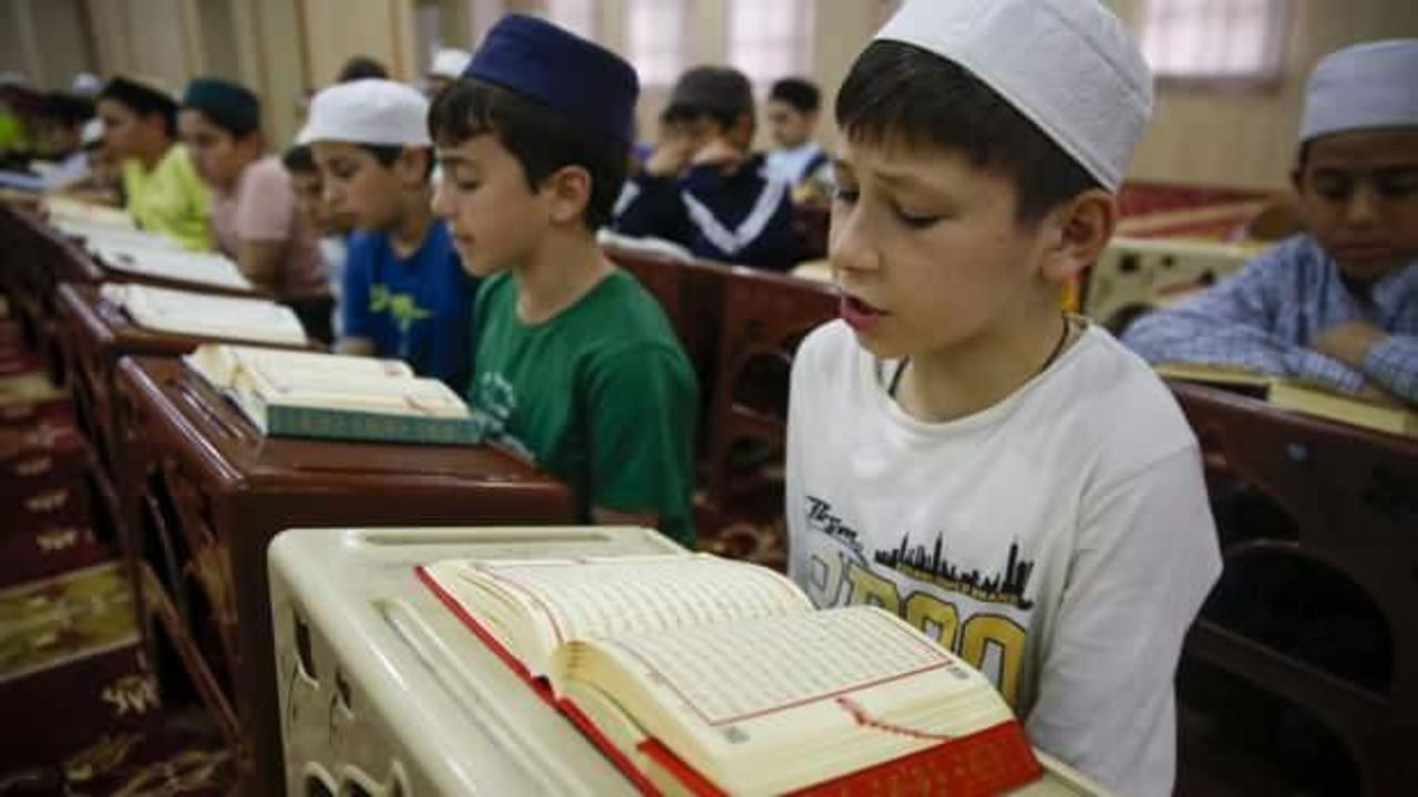 Minik hafızlar, hocalarının hocasını unutmadı