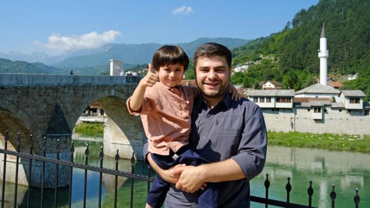 Minik Selihman bu defa Bosna’nın acısına ses verdi