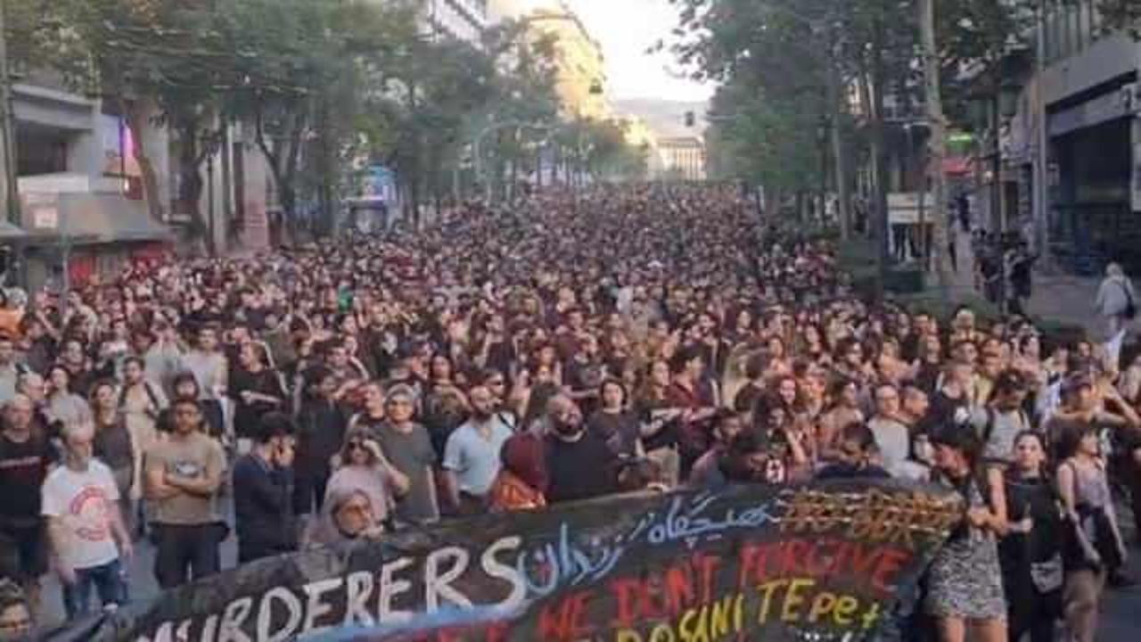 Mora Yarımadası açıklarında mülteci katliamı! Atina sokaklara döküldü