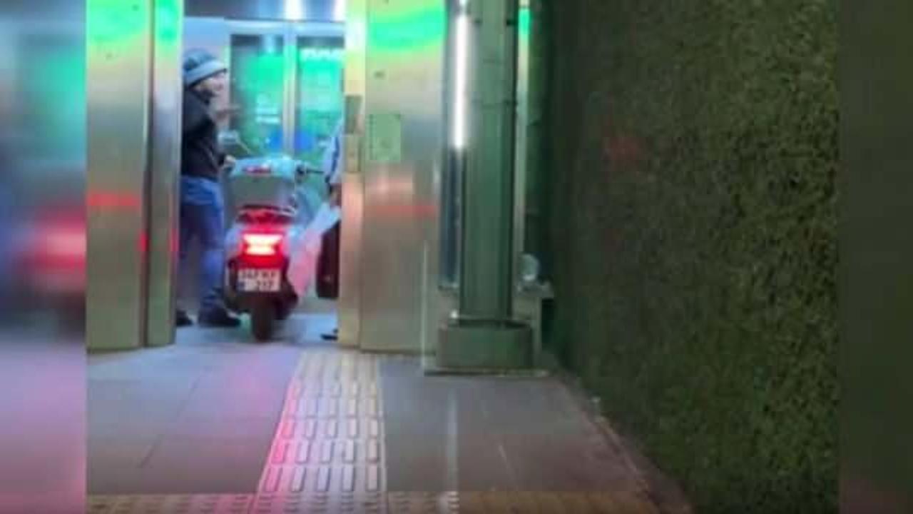 Motosikletiyle engelli asansörüne binen sürücüye ceza kesildi