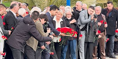 Mübadelenin 102’nci yılında Tuzla’da denize karanfiller bırakıldı