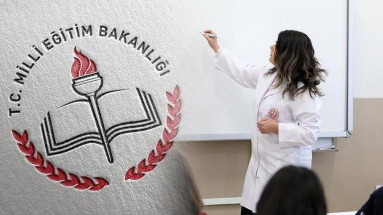 Müjdeyi Erdoğan vermişti! 'Öğretmen atamaları durduruldu' haberleri yalanlandı