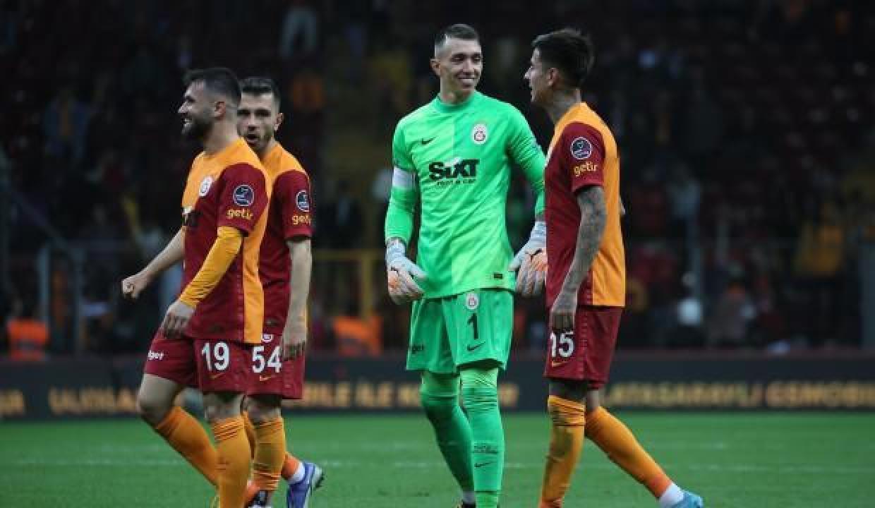 Muslera'dan Fenerbahçe mesajı!