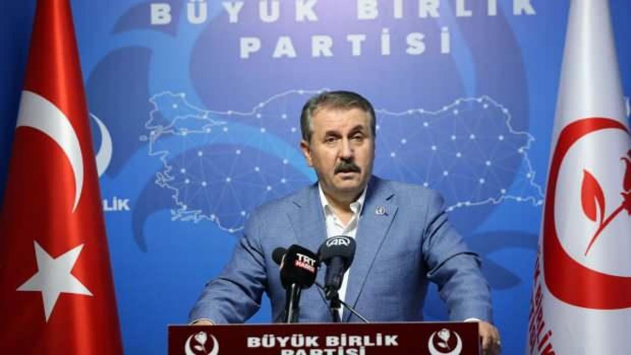 Mustafa Destici milletvekilliği maaşının bir kısmını iade etti