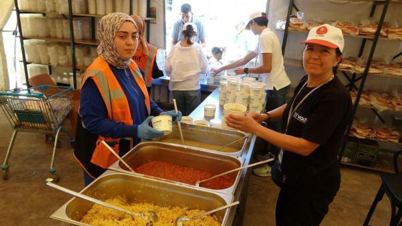 Nef Vakfı ile İnisiyatif Merkezi Derneği, Hatay'a aşevi kurdu