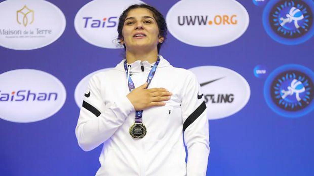 Nesrin Baş ikinci kez dünyanın zirvesinde