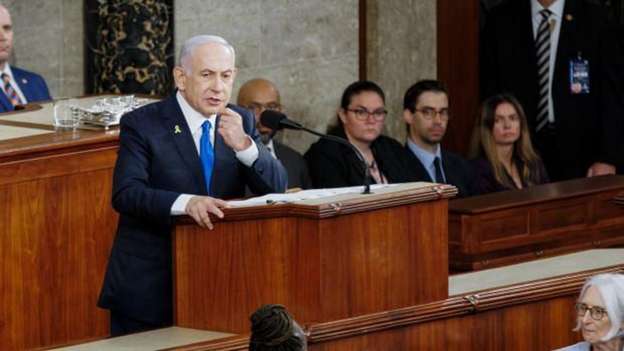 Netanyahu, ayağının tozuyla Savunma Bakanlığı'na gitti