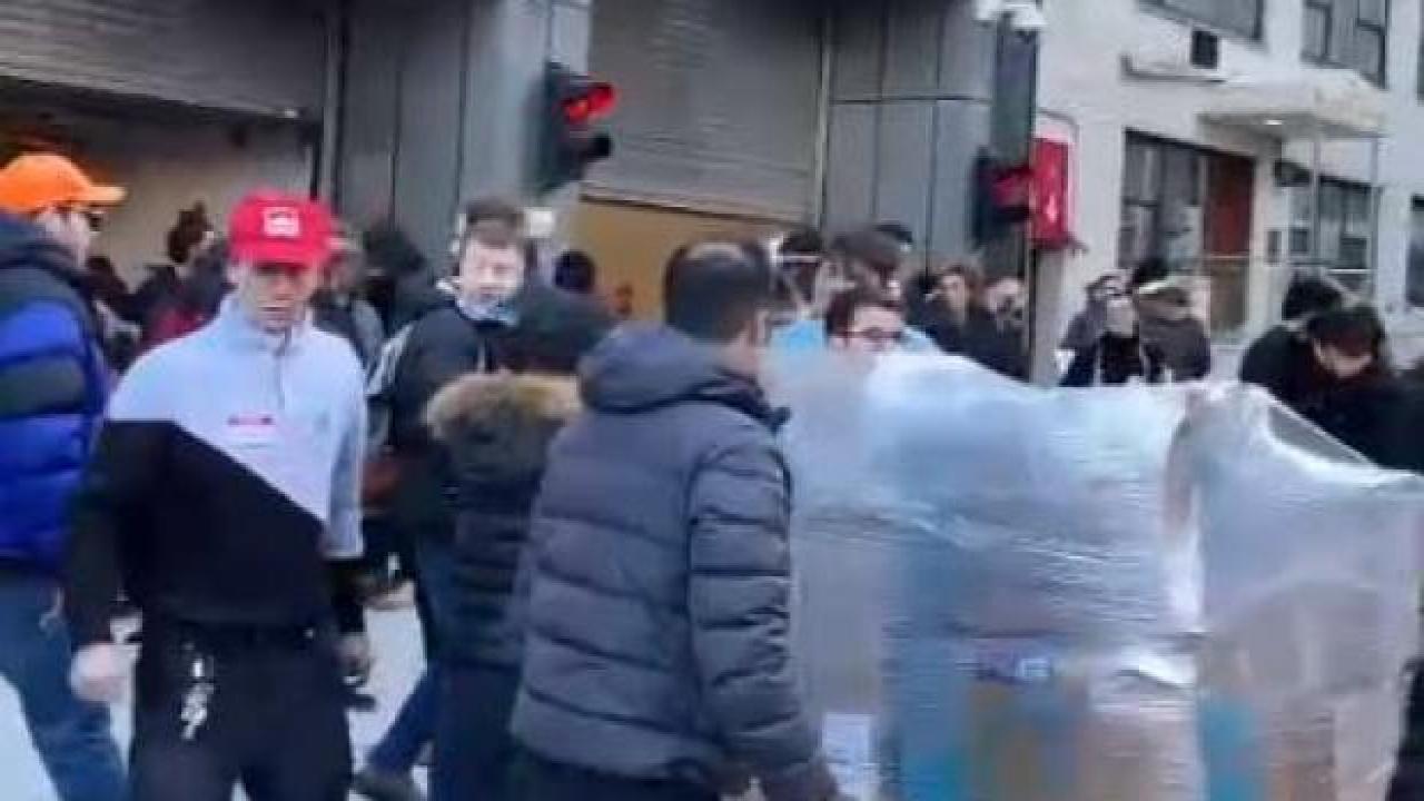 New York'ta Türkevi'nin önündeki hummalı yardım hazırlığı böyle görüntülendi