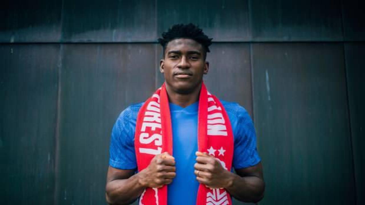 Nottingham Forest, Awoniyi'yi transfer etti