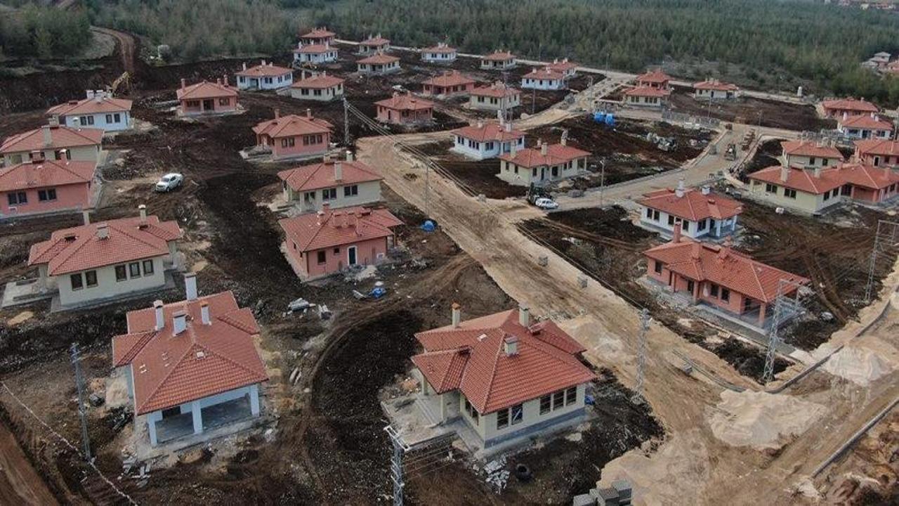 Nurdağı'nda villaları aratmayan köyevleri sahiplerini buluyor