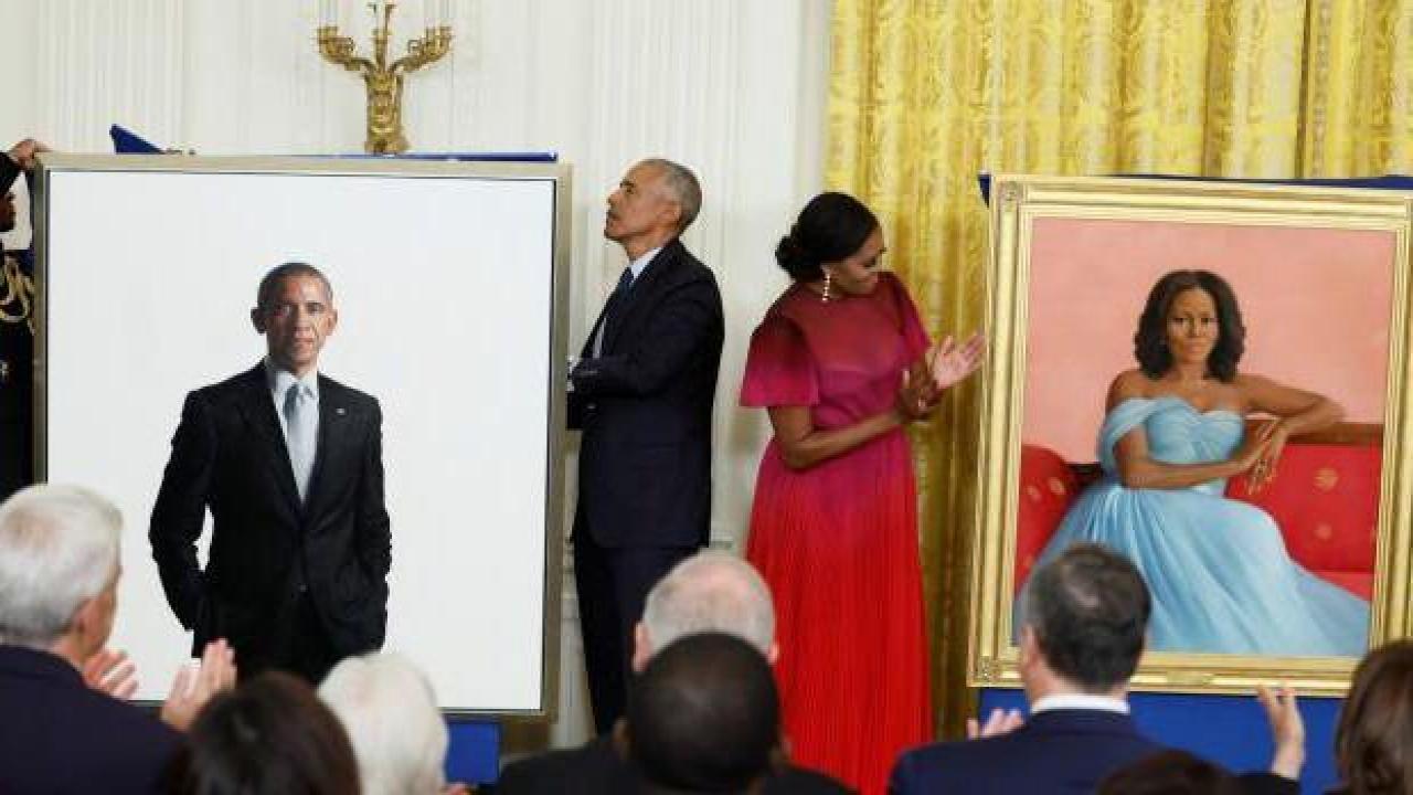 Obama çiftinin resmi portreleri Beyaz Saray'da tanıtıldı