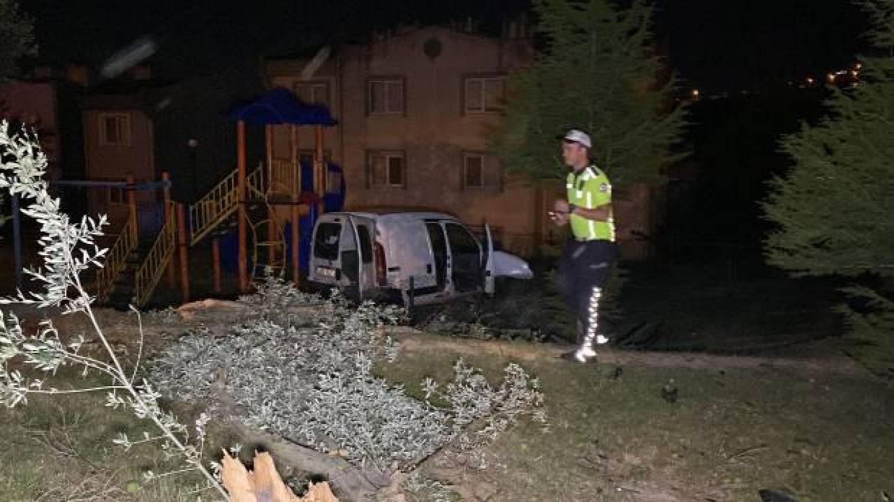 Ödünç aldıkları araçla çocuk parkına uçtular: 1 ölü, 1 yaralı