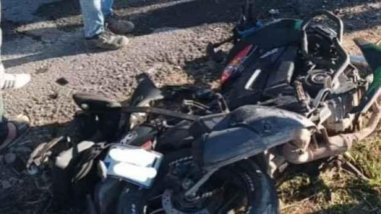 Öğrenci servis minibüsü ile çarpışan motosikletin sürücüsü öldü
