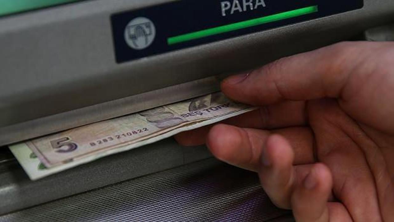 Öğrencilerin iki aylık burs ve kredi ödemeleri hesaplara yatırılmaya başlandı