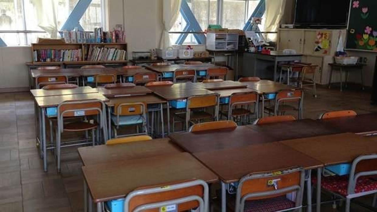 Öğretmen, arıyı öldürmek isterken 15 öğrenciyi hastanelik etti