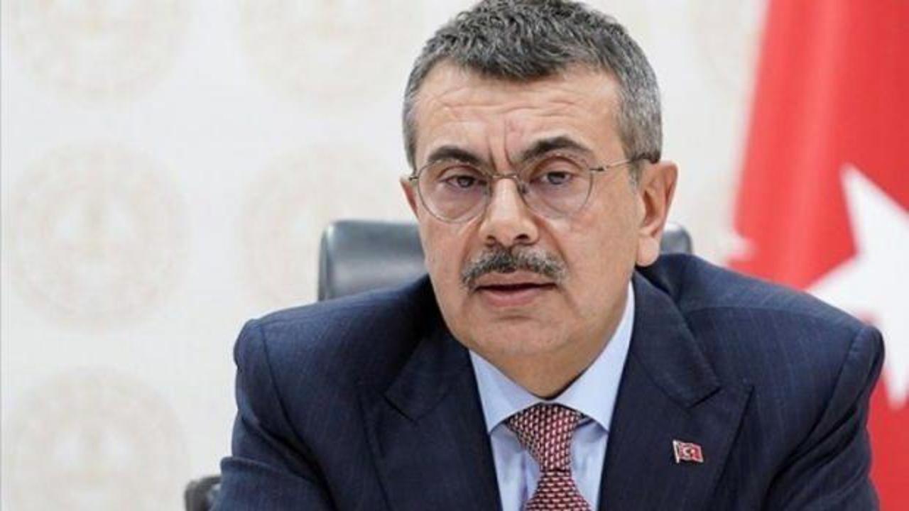 Okullarda ilave ders kitabı gerekli mi? Bakan Tekin'den önemli açıklamalar!