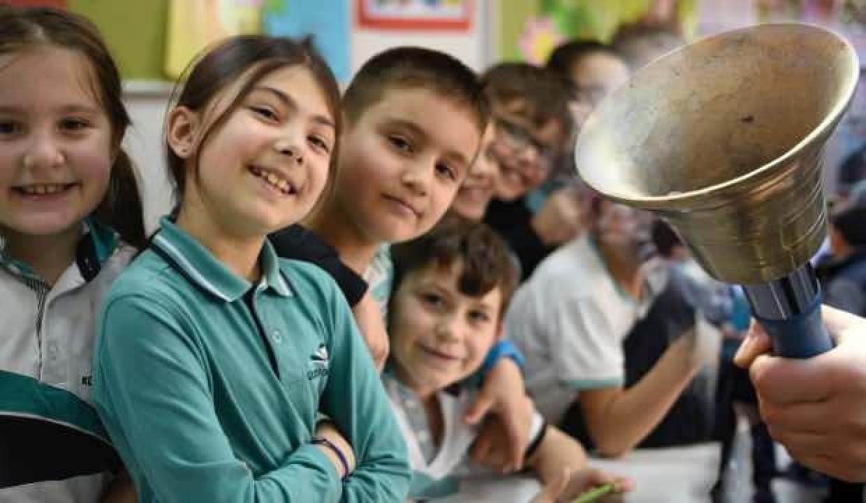 Okullarda tatil 12 gün tatile gidiyor! MEB Ramazan ve Nisan ara tatilin birleştirilmesi...