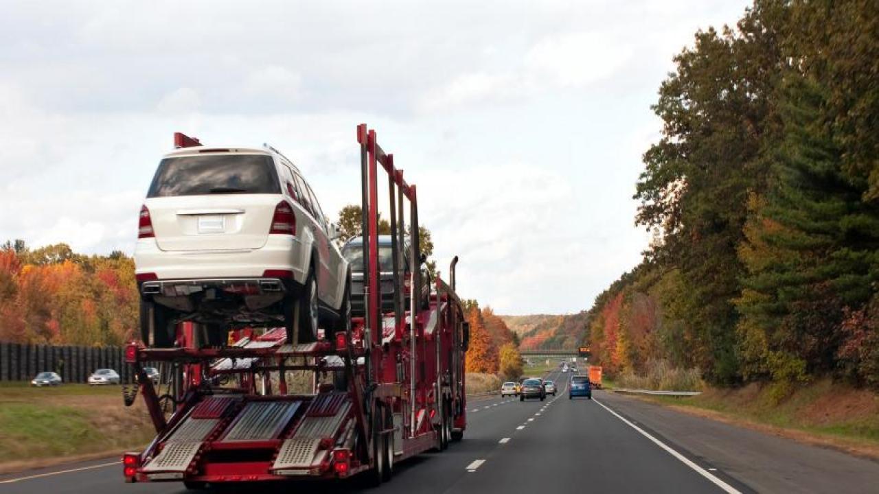 Otoda piyasa böyle bozuluyor: Araç topla fiyatları yükselt