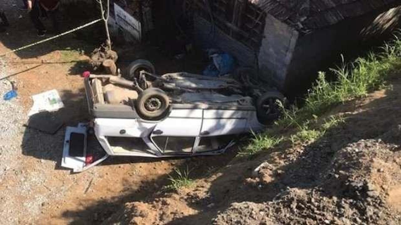 Otomobil evin bahçesine düştü: 3 ölü, 2 yaralı